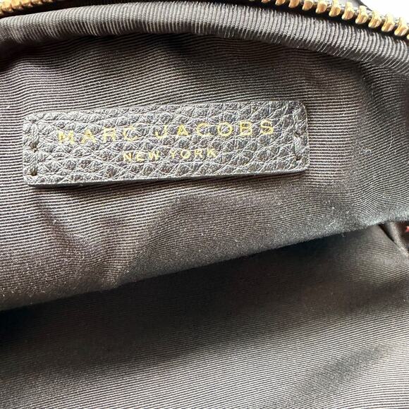 Marc Jacobs Black Pebbled Leather Round Crossbody Bag - Picture 12 of 12